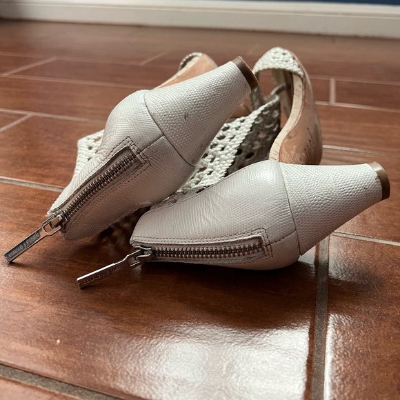 Cute White Sandals - Ready for Summer - Picture 6 of 8